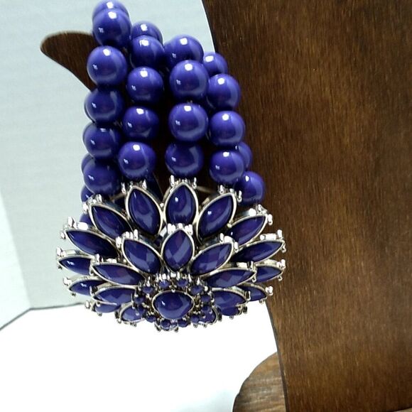 Sapphire Blue Large Crystal Flower Beaded Stretch Bracelet - Picture 8 of 10